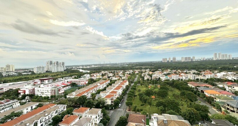 can ho co view truc dien khu biet thu my phu va chateau 810x430 - Mua bán căn hộ D16.04 Chung cư Hưng Phúc đường Nguyễn Lương Bằng view biệt thự có ô xe giá 4,5 tỷ