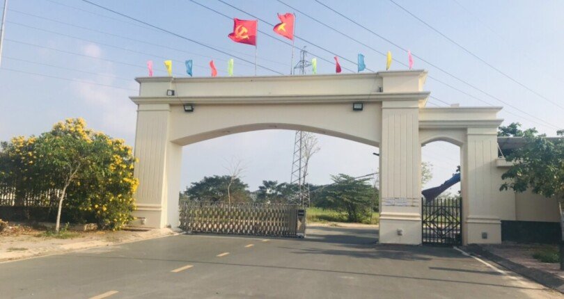 duong vao khu dan cu bo cong an pham huu lau nha be 810x430 - Mua bán đất nền Khu dân cư Bộ Công An Phạm Hữu Lầu Nhà Bè t10/2023 giá rẻ