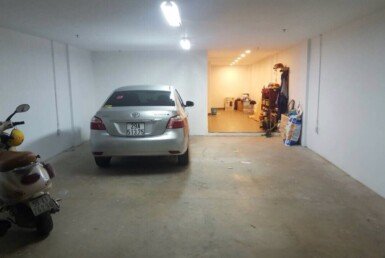 ham-de-xe-nha-dat-ban