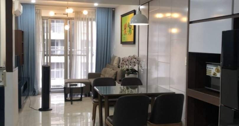 hinh anh bep can ho cho thue 1 810x430 - Cho thuê căn hộ chung cư Scenic Valley 1, 02pn, giá 18tr/tháng, nhà đẹp, xách vali vào là ở.