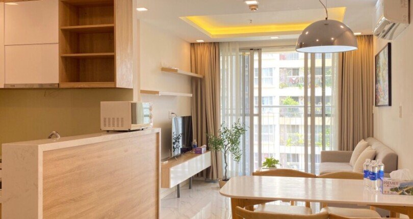 hinh anh phong khach can ho ban 8 810x430 - Bán căn hộ chung cư Scenic Valley 1, 02pn, giá 4 tỷ, nội thất đầy đủ, nhà có hợp đồng thuê ổn định.