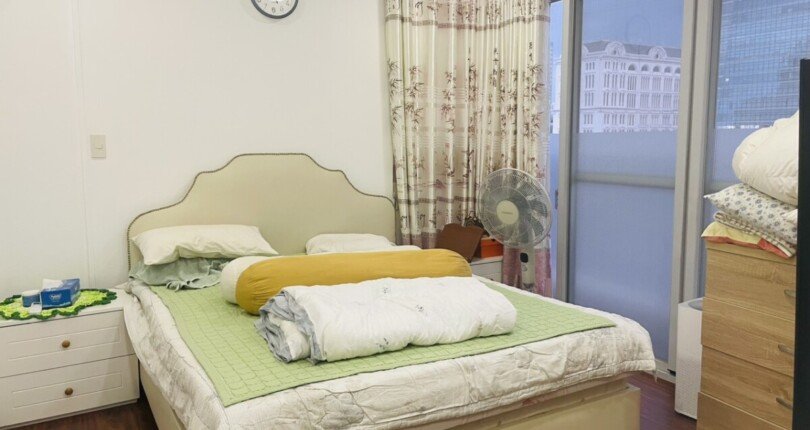 hinh anh phong ngu master co ban cong rieng 810x430 - Bán gấp căn hộ Star Hill block N 94m2 giá 4,7 tỷ rẻ nhất thị trường