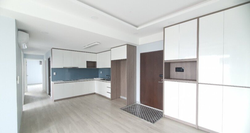 khong gian bep va phong khach 810x430 - Mua bán căn hộ Chung cư Hưng Phúc Happy Residence 3 phòng ngủ view biệt thự t11/2023 giá rẻ