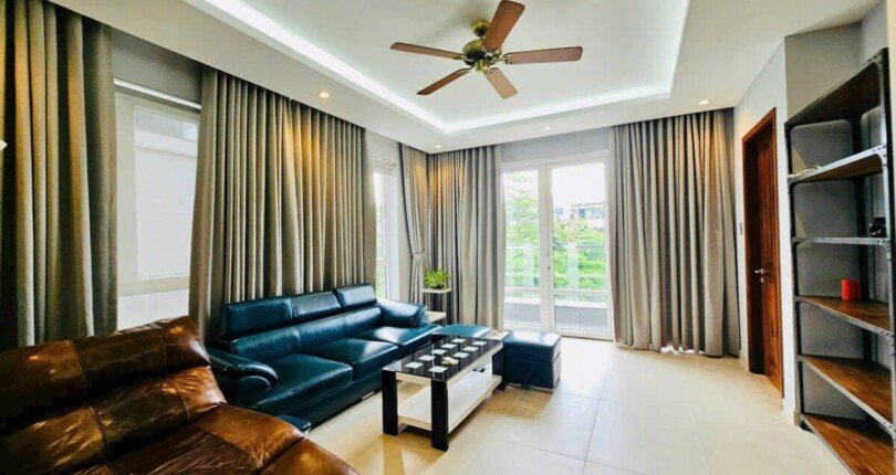 khong gian phong khach rongn rai 810x430 - Mua bán nhà biệt thự song lập Khu dân cư Phú Mỹ Vạn Phát Hưng Quận 7 T10/2023 giá 31 tỷ