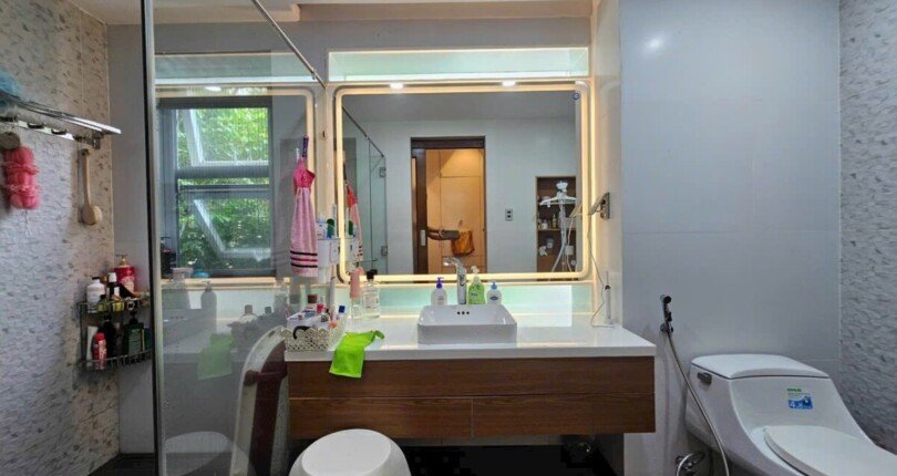 nha dat ban co 6 toilet day du trang thiet bi nhu hinh 810x430 - Mua bán nhà đất Khu dân cư Phú Mỹ Vạn Phát Hưng Quận 7 T11/2023 giá rẻ