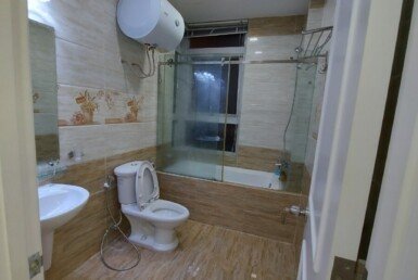 nha-tam-trong-can-ho-ban