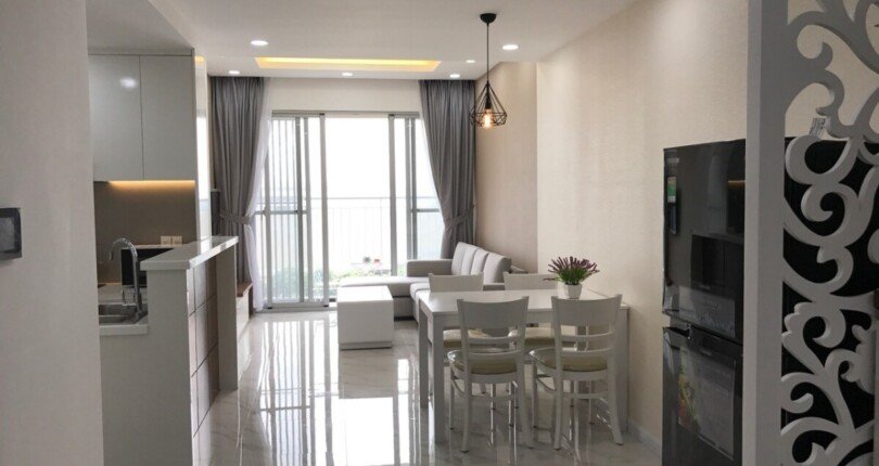 phong khach can ho ban 14 810x430 - Bán căn hộ chung cư Scenic Valley 1, 02pn, giá 3.9 tỷ, nội thất đầy đủ, tặng kèm 01 Ô đậu xe ô tô.
