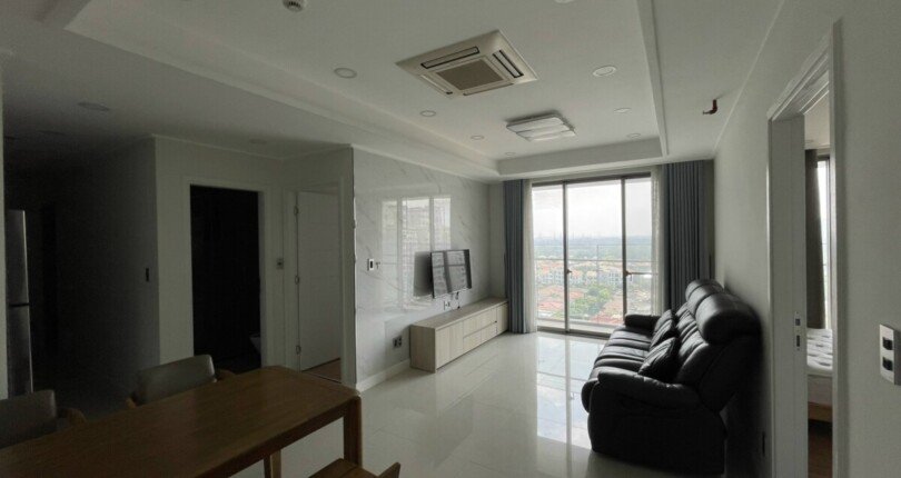 phong khach can ho ban 5 810x430 - Bán gấp căn hộ Hưng Phúc Phú Mỹ Hưng, lầu cao view biệt thự 2 phòng ngủ có ô xe giá 4,850 tỷ