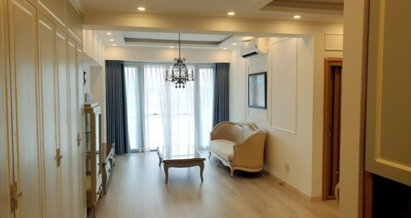 phong khach can ho ban 8 810x430 - Mua bán căn hộ chung cư Garden Plaza 1 diện tích 151m2 nội thất cao cấp giá 9,5 tỷ