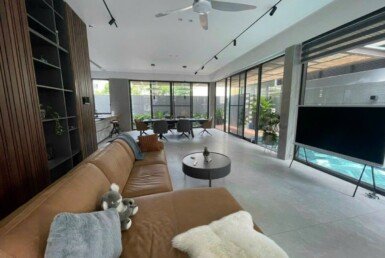 phong-khach-tang-tret-nha-dat-ban