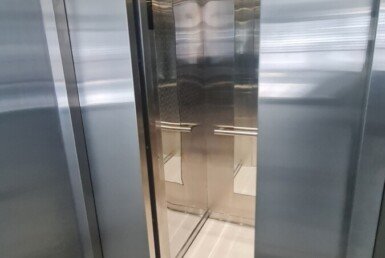 thang-may-trong-toa-nha-van-phong-cho-thue