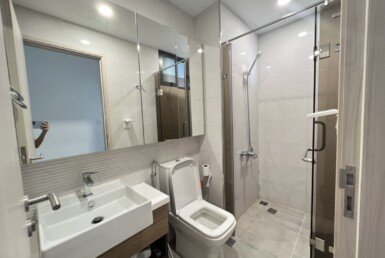 toilet-dung-cho-phong-khach