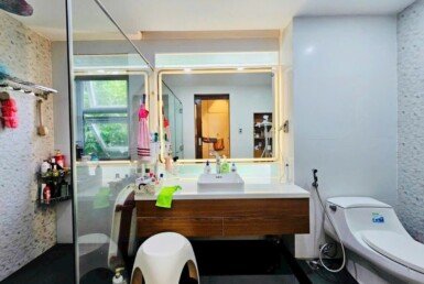 trang-thiet-bi-toilet-day-du-hien-dai