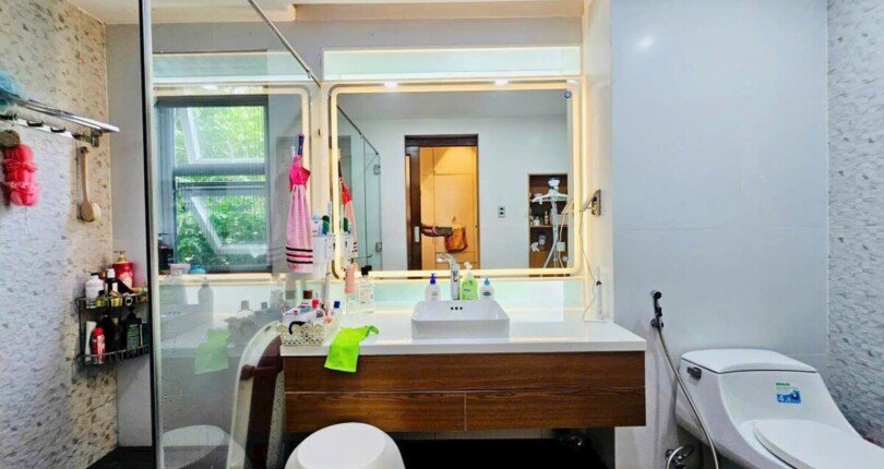 trang thiet bi toilet day du hien dai 810x430 - Mua bán nhà biệt thự song lập Khu dân cư Phú Mỹ Vạn Phát Hưng Quận 7 T10/2023 giá 31 tỷ