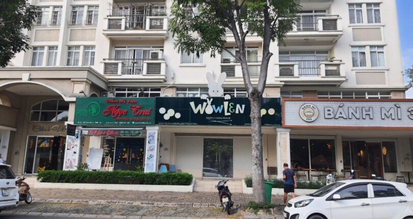 z4100423453569 1e27cdf18e9b7fd3949afef3ed3a0d08 810x430 - Bán rẻ shophouse Cảnh Viên 3, mặt tiền đường lớn khu Nam Viên đông đúc sầm suất, đối diện công viên
