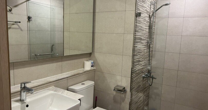 z4752172725064 5669f4a59a23989096a638d16a2a275b 810x430 - Bán rẻ căn hộ Riverpark Premier, 3PN, lầu thấp, view hồ bơi và công viên nội khu rất đẹp, chỉ 10.2 tỷ
