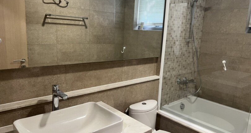 z4752172728809 19a664f3d2abc374b4b582c0f3413ad4 810x430 - Bán rẻ căn hộ Riverpark Premier, 3PN, lầu thấp, view hồ bơi và công viên nội khu rất đẹp, chỉ 10.2 tỷ