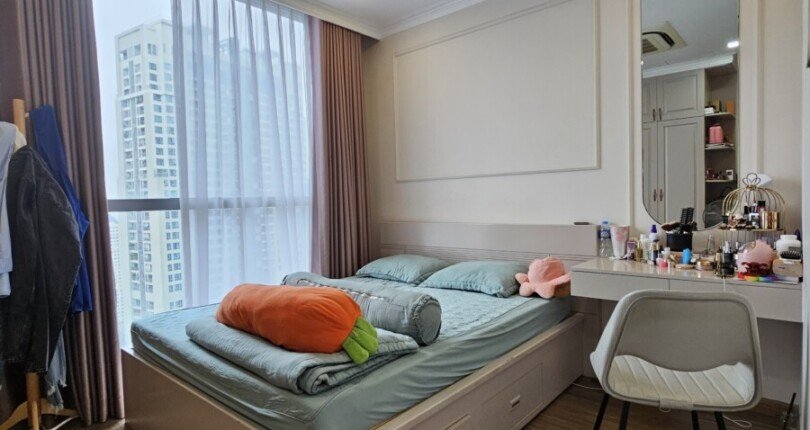 z4758307997853 1c335a37f77b10a317ac68a0f768aecd 810x430 - Bán căn hộ Vinhome Central Park, Bình Thạnh. Diện tích 84,5m2 2PN 2WC lầu cao view thoáng, giá 5,3 tỷ TL