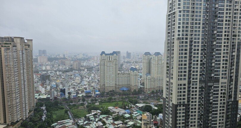 z4758308028409 640f8c451b0388739df9670bf8b5b809 810x430 - Bán căn hộ Vinhome Central Park, Bình Thạnh. Diện tích 84,5m2 2PN 2WC lầu cao view thoáng, giá 5,3 tỷ TL