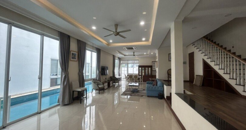 z4793652144787 497ce8bf82f230c439dd354bd4fe6dc8 810x430 - Cho thuê biệt thự Everich 3, Q7, 5PN nhà đẹp 3 lầu, có hồ bơi, khu Compound an ninh ngay Phú Mỹ Hưng