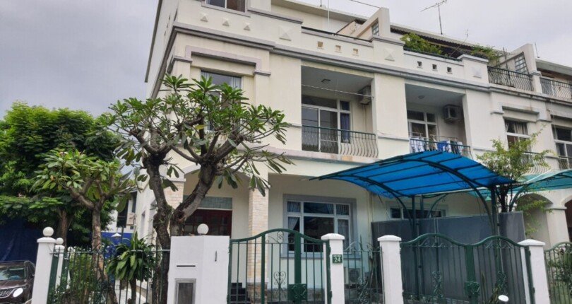 z4809903899924 2838c98b147ad8f1adcc3428f97b96f1 810x430 - Cho thuê biệt thự Hưng Thái 2, căn góc 3 mặt tiền, vị trí đẹp nhất khu, nhà hoàn thiện cơ bản, giá chỉ 1700$/ tháng