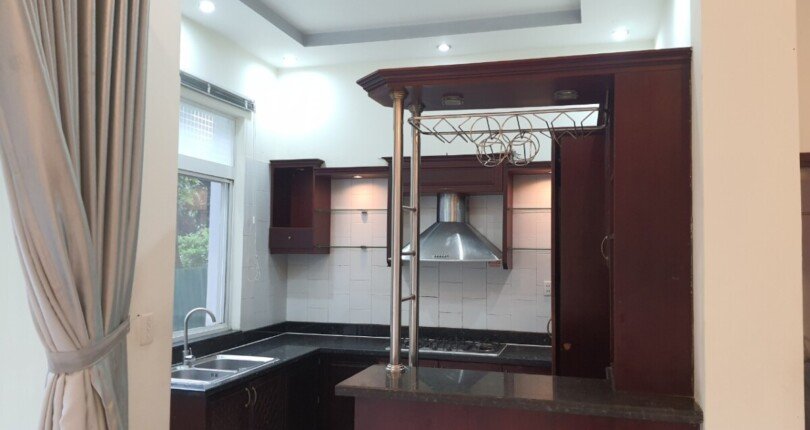z4809903916409 9aa17e1a4d7b684ded9c4f57d693c0aa 810x430 - Cho thuê biệt thự Hưng Thái 2, căn góc 3 mặt tiền, vị trí đẹp nhất khu, nhà hoàn thiện cơ bản, giá chỉ 1700$/ tháng