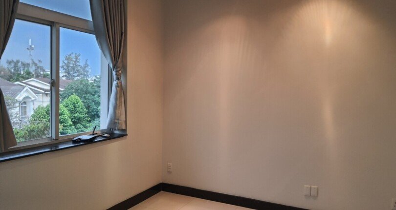 z4809903981519 4fcd908ab285ac71d5da06ddbc425907 810x430 - Cho thuê biệt thự Hưng Thái 2, căn góc 3 mặt tiền, vị trí đẹp nhất khu, nhà hoàn thiện cơ bản, giá chỉ 1700$/ tháng