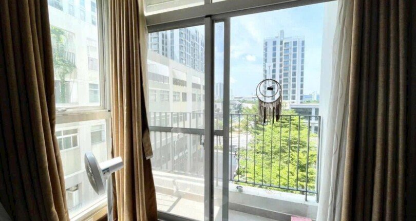 z4809942261810 342475cb1a59384164408024ac718cf2 810x430 - Rẻ nhất thị trường, căn hộ Star Hill 3PN, lầu trung, có ô xe, view hồ bơi nội khu hướng đông nam rất đẹp, chỉ 4.5 tỷ