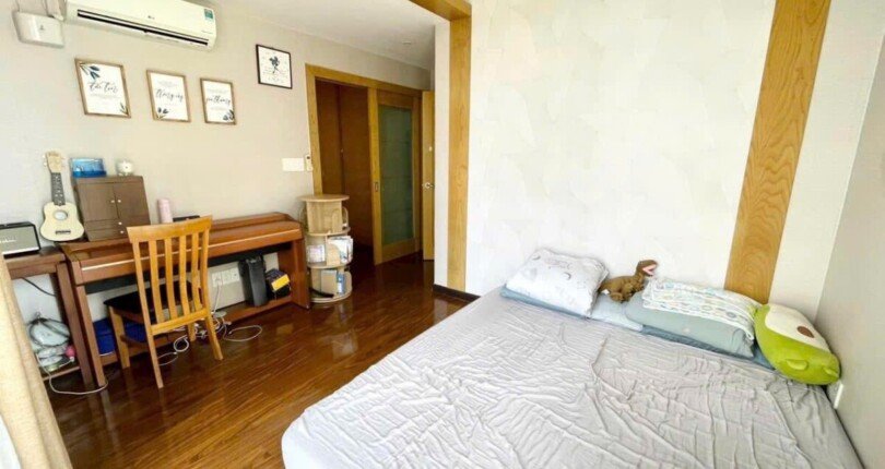 z4809942267192 68daef009ae14da2c598fd785227315f 810x430 - Rẻ nhất thị trường, căn hộ Star Hill 3PN, lầu trung, có ô xe, view hồ bơi nội khu hướng đông nam rất đẹp, chỉ 4.5 tỷ