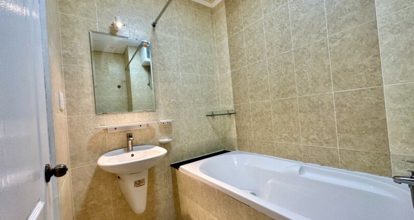 ban can ho sky garden 3 8 5 810x430 - Bán căn hộ Sky garden 3. DT 68m2 Nhà đẹp như hình- tặng hợp đồng thuê 18 triệu/tháng. Giá bán 3 Tỷ