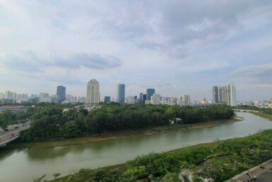 ban-cong-can-ho-truc-dien-song-va-cong-vien-hoa-anh-dao