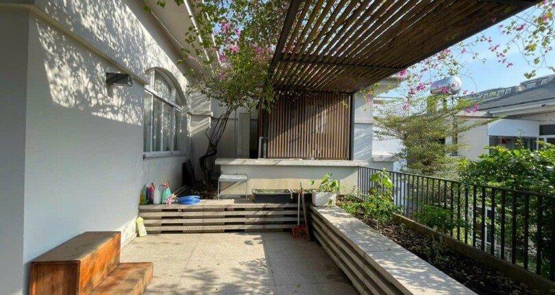 ban cong phong ngu tang 2 810x430 - Mua bán nhà đất Khu biệt thự Mỹ Gia 2 mặt Đường số 17 t11/2023 giá rẻ