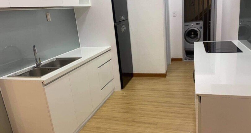bep can ho ban 8 810x430 - Bán căn hộ 03pn, chung cư Scenic Valley 1, giá 5.550 tỷ, nội thất đầy đủ, xem nhà dễ.