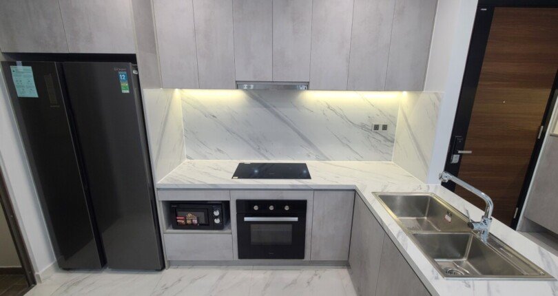 bep rong rai 810x430 - Mua bán căn hộ Khu dân cư Midtown Phú Mỹ Hưng T11/2023 giá rẻ