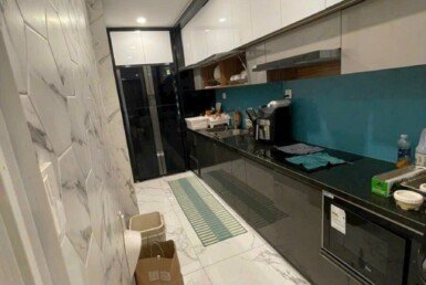 can-canh-bep-trong-can-ho-ban