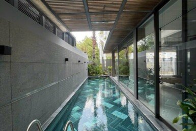 can-canh-ho-boi-trong-nha-biet-thu-ban