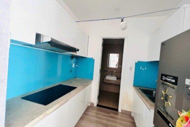 can-canh-khong-gian-bep-trong-can-ho-ban