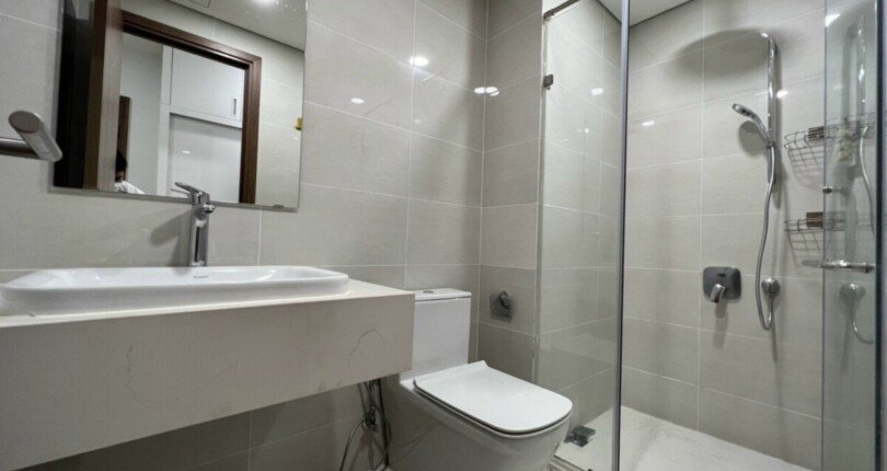 can ho co 2 toilet day du thiet bi nhu hinh 5 810x430 - Mua bán căn hộ Hr2 Eco Green Sài Gòn Quận 7 T12/2023 giá rẻ