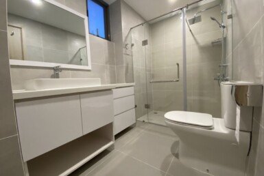 can-ho-co-2-toilet-day-du-trang-thiet-bi-nhu-hinh