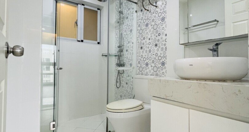 can ho co 2 toilet rong rai sang trong 810x430 - Cho thuê căn hộ Happy Valley 3 phòng ngủ t11/2023 giá 25tr/tháng