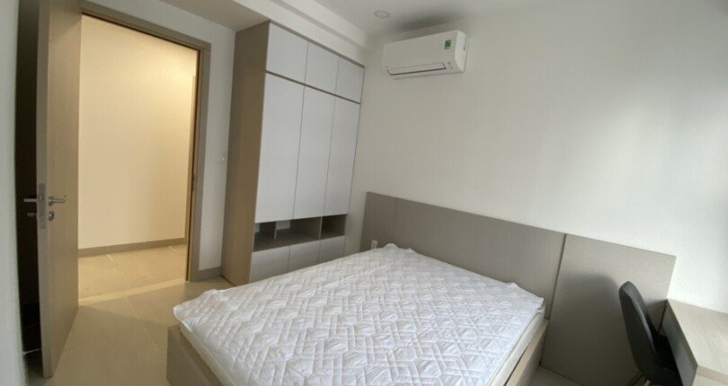 can ho co 3 phong ngu day du noi that sang trong 810x430 - Bán gấp căn hộ Saigon South căn góc view sông tầng cao có ô xe nội thất cao cấp có sổ hồng giá 5,1 tỷ