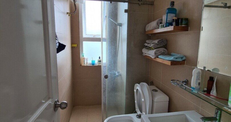 can ho co hai toilet day du trang thiet bi 810x430 - Mua bán căn hộ B12 Florita Quận 7 giá rẻ