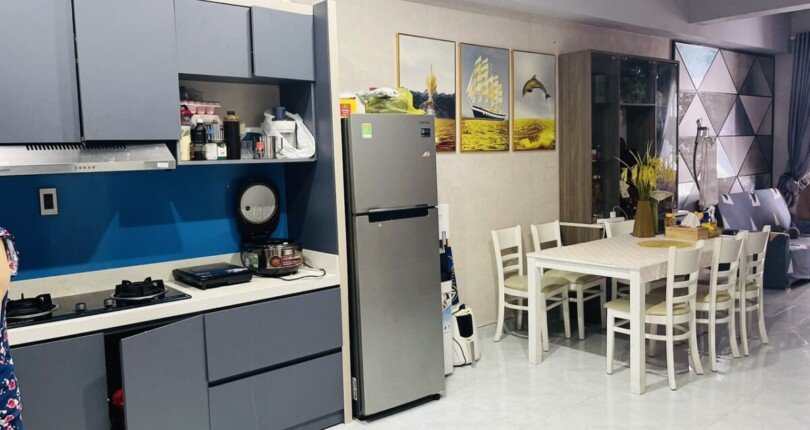 hinh anh bep va phong an trong can ho ban 810x430 - Chính chủ gửi bán gấp căn hộ Block D Chung cư Saigon South Residences giá rẻ