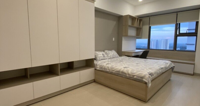 hinh anh phong ngu master trong can ho ban 1 810x430 - Bán gấp căn hộ Saigon South căn góc view sông tầng cao có ô xe nội thất cao cấp có sổ hồng giá 5,1 tỷ