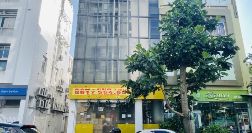 hinh anh toa nha van phong quan 7 cho thue t11 2023 810x430 - Cho thuê tòa nhà văn phòng nguyên căn Quận 7 T11/2023