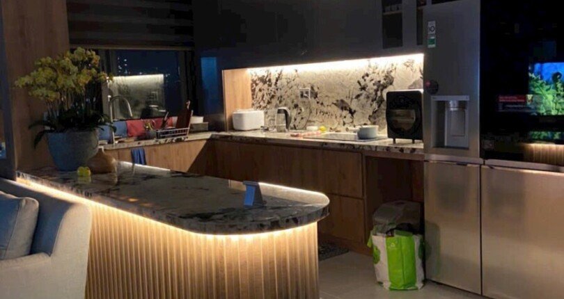 khong gian bep rong rai 1 810x430 - Mua bán căn hộ Panorama Phú Mỹ Hưng giai đoạn 2 t11/2023