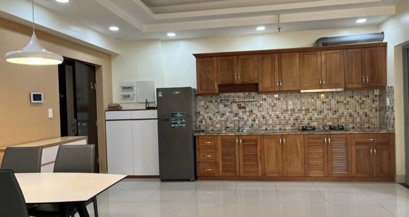 khong gian bep va phong an rong rai 810x430 - Cho thuê căn hộ 2pn Chung cư Green Valley Quận 7 T11/2023 giá rẻ