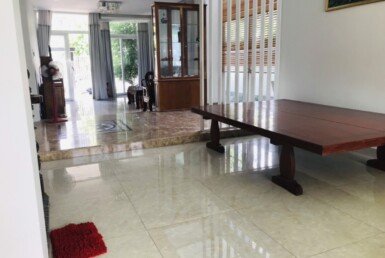 khong-gian-phong-khach-tang-tret