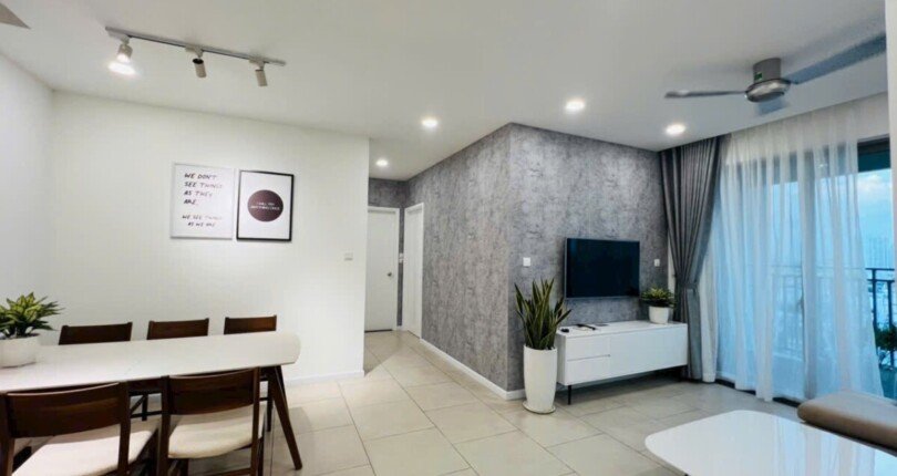 khong gian phong khach va phong an trong can ho 810x430 - Mua bán căn hộ T5 Chung cư The View Riviera Point Quận 7 T12/2023 giá rẻ