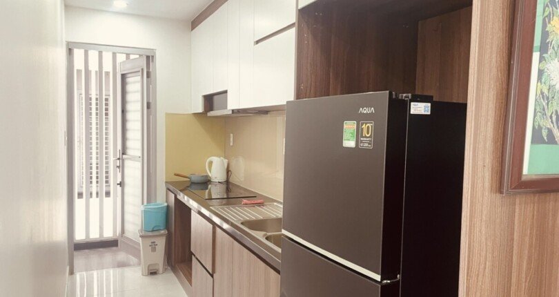 khu vuc bep can ho cho thue 810x430 - Cho thuê nhanh căn hộ chung cư Scenic Valley 1, 80m2, view hồ bơi, giá 21tr/tháng, nội thất đầy đủ.